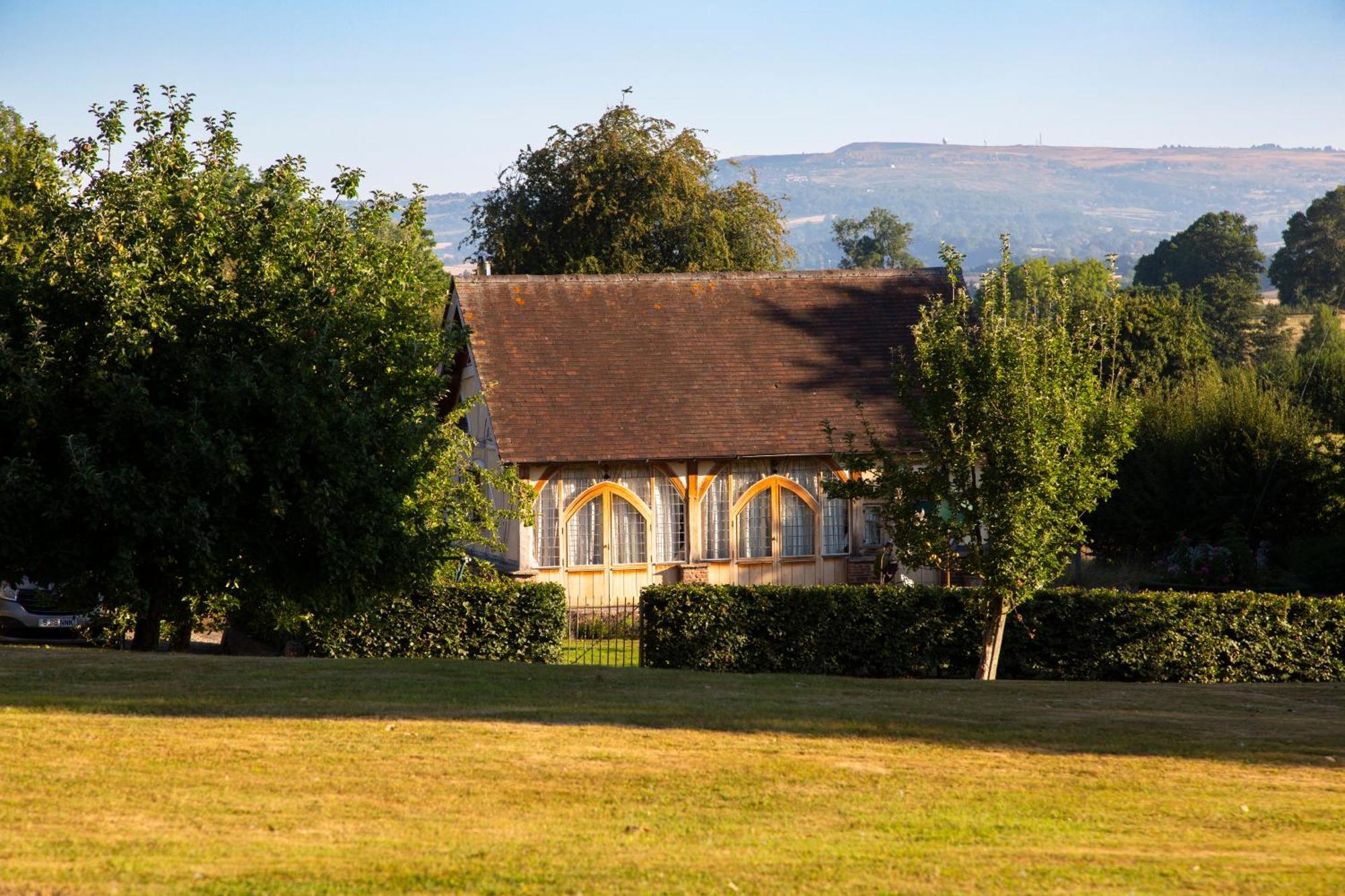 Ebony Cottage Tenbury Bagian luar foto