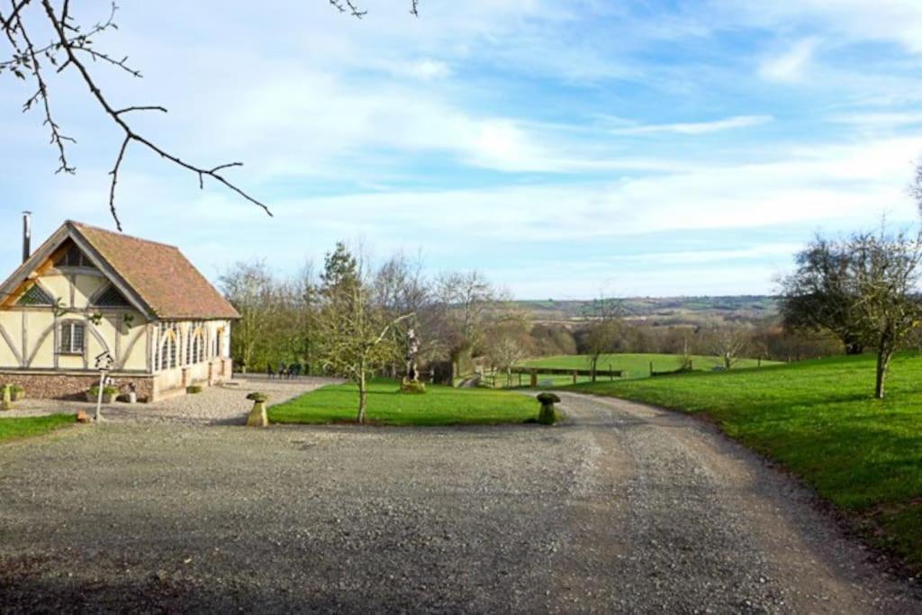 Ebony Cottage Tenbury Bagian luar foto