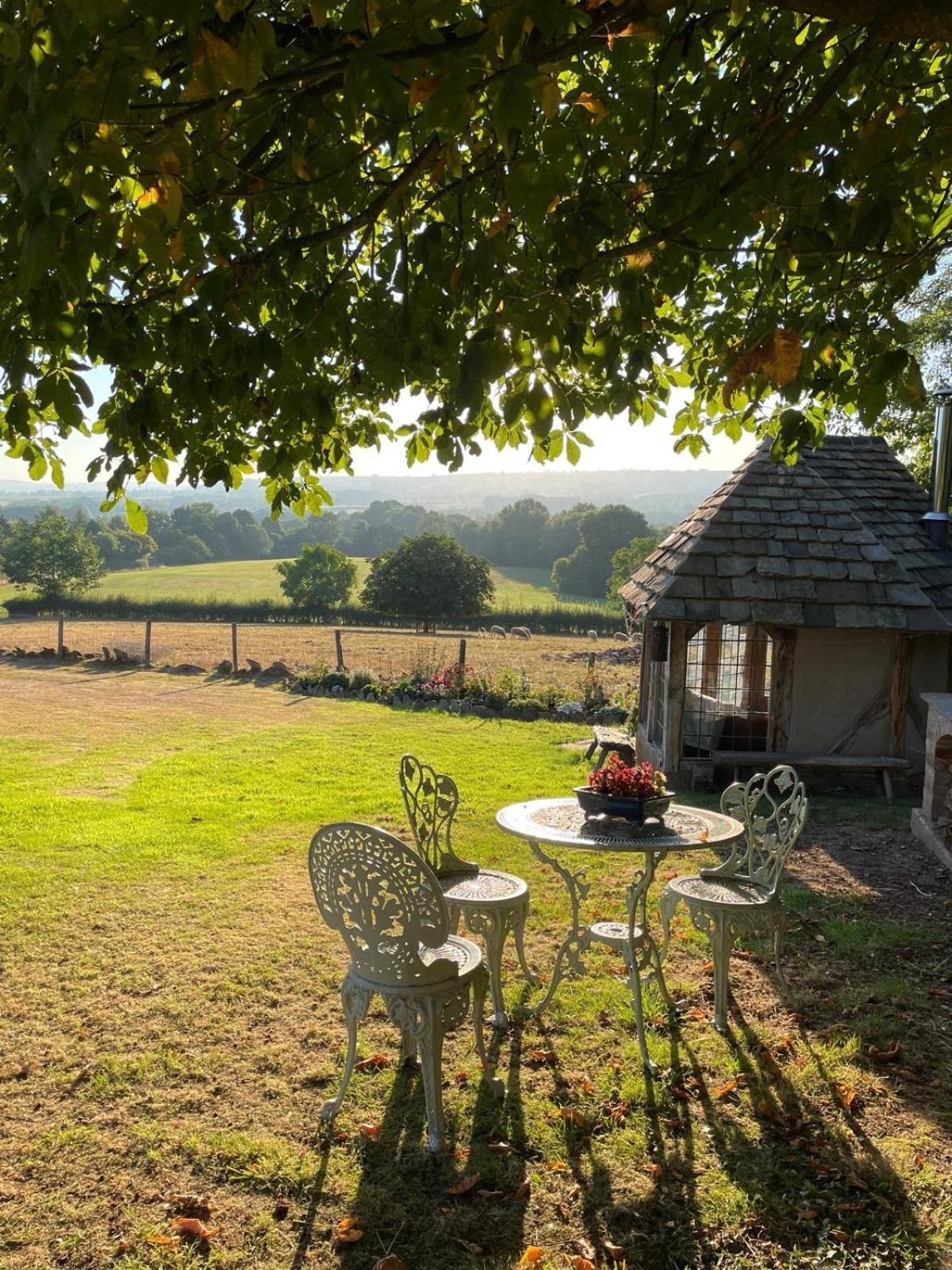 Ebony Cottage Tenbury Bagian luar foto